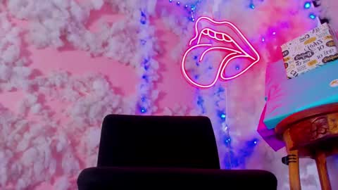 tiffanyy_deluxe online show from December 4, 4:22 pm