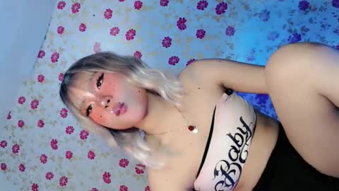 tight_elliana online show from April 22, 9:44 pm