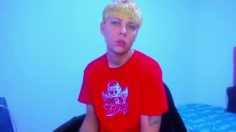 tomboygirl69 online show from April 27, 10:19 pm