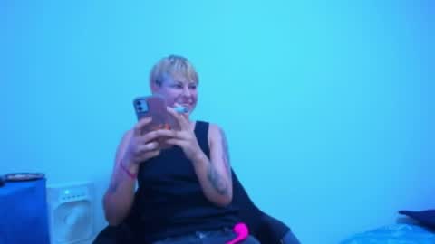 tomboygirl69 online show from June 9, 10:31 pm