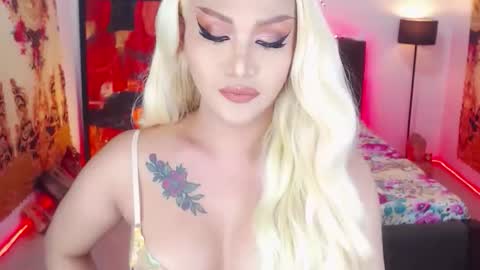 KYLIE BELLA  TS online show from January 19, 4:32 am