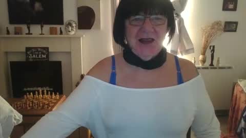 Snapshot of trinity1011 chatting on January 3, 8:43 am trinity1011 online show from January 3, 8:43 am