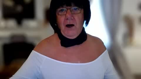 Snapshot of trinity1011 chatting on September 27, 7:17 am trinity1011 online show from September 27, 7:17 am