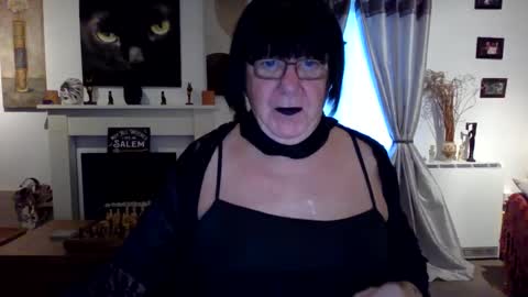 Snapshot of trinity1011 chatting on November 1, 7:06 am trinity1011 online show from November 1, 7:06 am