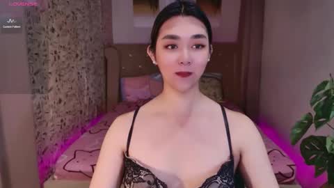 ts_yoshi_ online show from September 20, 6:57 pm