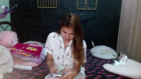 SHENA  online show from August 5, 2:28 am