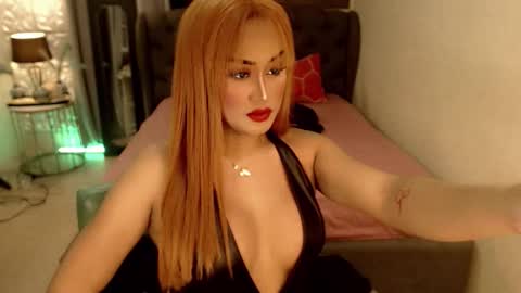 Snapshot of tshugescock chatting on October 25, 6:36 pm SEDUCTIVEmistresCUMS online show from October 25, 6:36 pm