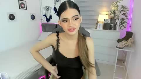 Snapshot of tstoni_talks chatting on October 4, 6:36 am tstoni_talks online show from October 4, 6:36 am