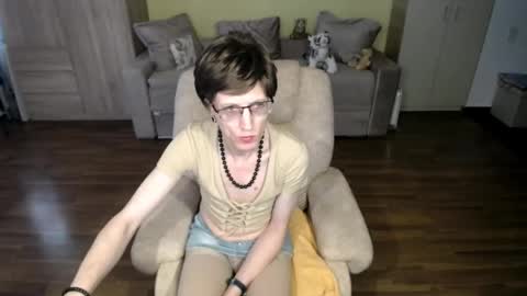 Clementine online show from April 16, 7:53 am