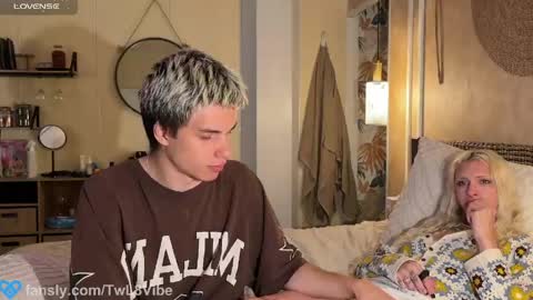 Molly and Nick online show from April 21, 1:42 am