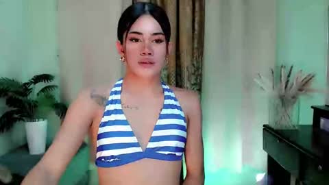 Snapshot of urbitch_haley69xx chatting on September 15, 9:03 am Haley Mhate online show from September 15, 9:03 am