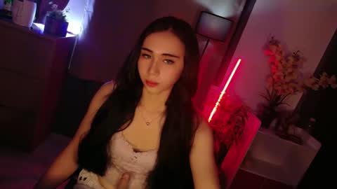 urfave_bbgirl online show from April 23, 12:29 pm