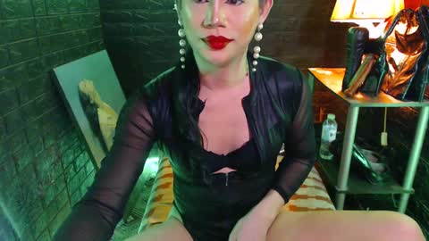 queen norelle online show from December 21, 9:15 pm