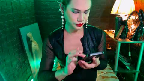 queen norelle online show from December 28, 6:08 pm