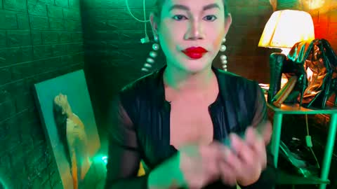 queen norelle online show from January 6, 8:28 pm