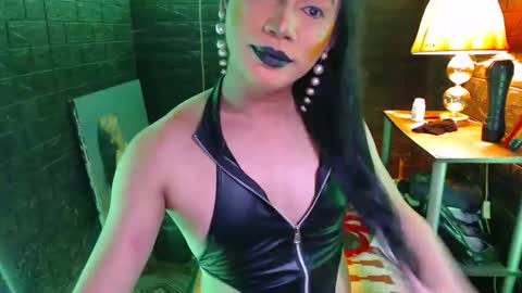 queen norelle online show from October 1, 7:47 pm