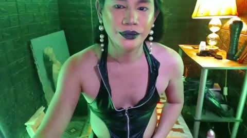 queen norelle online show from October 10, 3:18 am