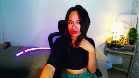 urlovely_che online show from October 9, 7:15 pm