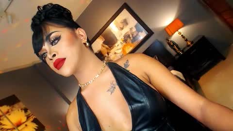 UrMajestyTyra online show from November 4, 1:27 am