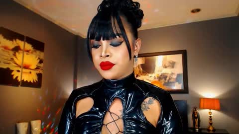 UrMajestyTyra online show from November 10, 3:07 am