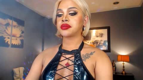 UrMajestyTyra online show from February 23, 7:00 am