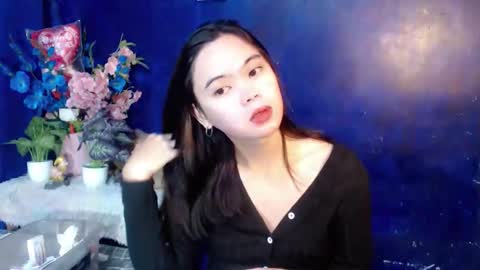 urpretty_girl online show from December 15, 7:37 am