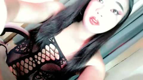 JESS - DONT FORGET TO FOLLOW ME AND GIVE ME THUMBS UP online show from February 14, 9:38 am