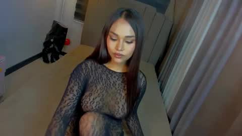 VALENTINE online show from January 13, 4:59 pm