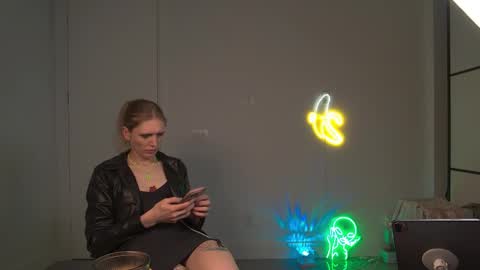 VelvetTGirl online show from April 10, 8:42 am