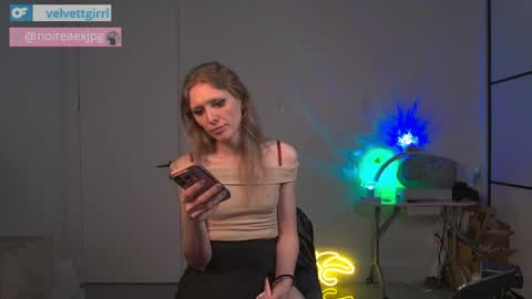 VelvetTGirl online show from April 19, 5:41 am