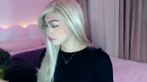 Venus Sunrise Bombshell online show from April 21, 7:09 pm