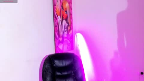 Violeta Princess Please help me with your thumbs up its important   online show from April 16, 9:39 pm