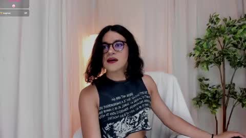 VittaaaPlease help me with your thumbs up its important  online show from March 10, 8:23 pm