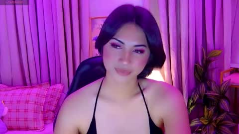 Snapshot of vixenluscious chatting on October 23, 1:53 am vixenluscious online show from October 23, 1:53 am