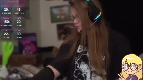 Snapshot of waysoft23 chatting on December 3, 11:18 pm Ash online show from December 3, 11:18 pm