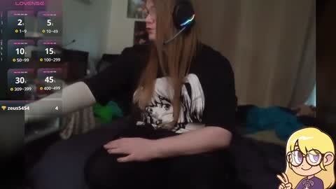 Snapshot of waysoft23 chatting on December 9, 9:37 pm Ash online show from December 9, 9:37 pm