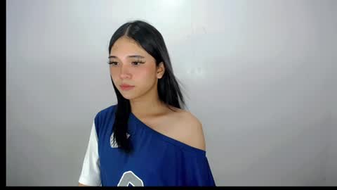 xairah_doux online show from April 22, 11:17 am