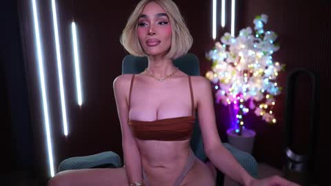 Anne online show from April 13, 7:56 am