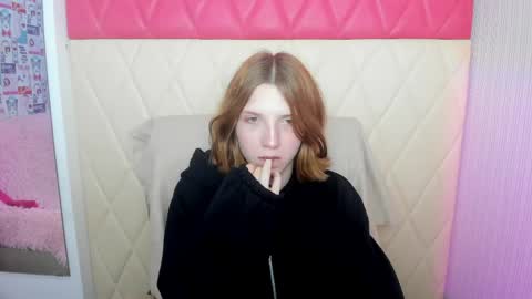 Sophie online show from April 24, 1:41 am