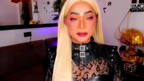 xxasian_goddessxx online show from March 18, 6:02 am