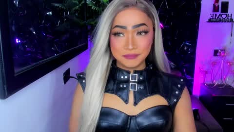 xxasian_goddessxx online show from April 3, 8:12 am