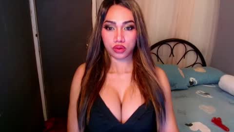 Snapshot of xxcinddyxx chatting on January 12, 1:05 pm cinddy online show from January 12, 1:05 pm