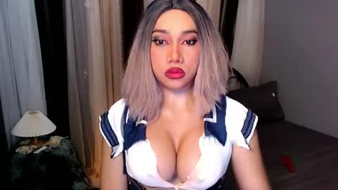 Snapshot of xxcinddyxx chatting on March 5, 10:18 am cinddy online show from March 5, 10:18 am