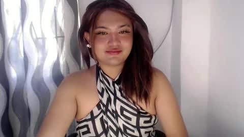 its me MADEL online show from April 22, 10:06 pm