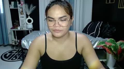 Kylie Smith online show from June 11, 2:00 am