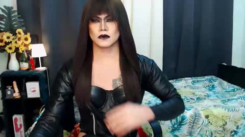 QueenMarina online show from November 28, 10:05 am