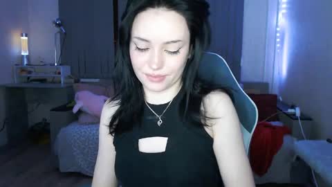 Yami online show from April 14, 7:30 pm