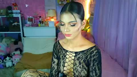 YANG AUDREY LONE online show from April 23, 3:03 am