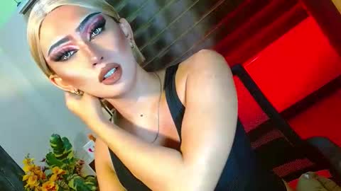 miss yasii online show from February 25, 6:12 pm