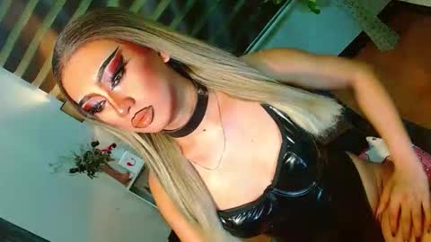 miss yasii online show from April 22, 6:26 pm